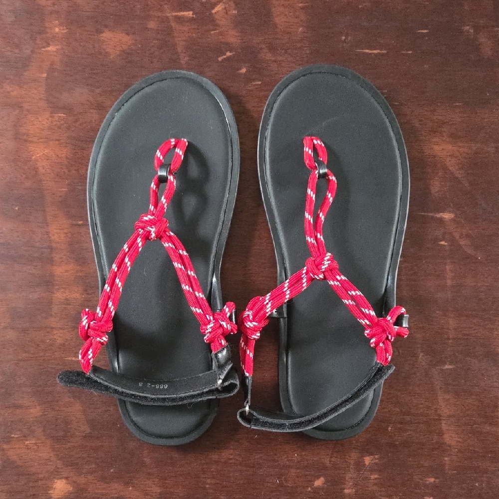 Stylish Red Knotted Sandals 8